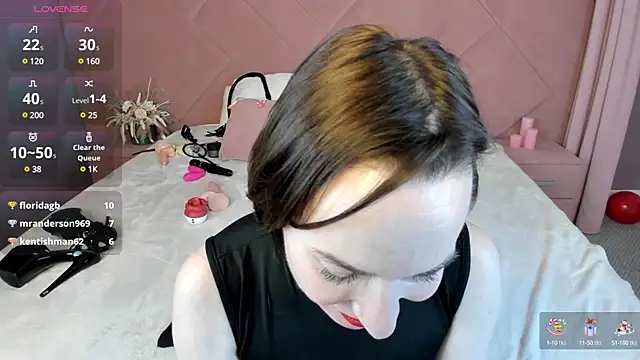 Jaqueline Richardson online show from February 24, 2:15 pm