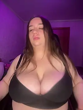 Snapshot of GabiBoobs chatting on June 27, 7:08 pm GabiBoobs online show from June 27, 7:08 pm