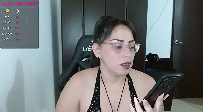 natashasmithe online show from February 3, 1:19 am