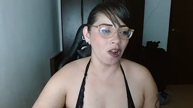 natashasmithe online show from February 11, 9:46 pm