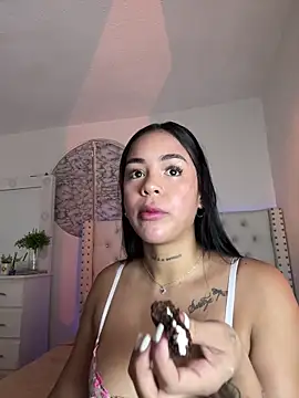 Snapshot of IsabelaVanegas_ chatting on September 25, 3:27 pm IsabelaVanegas  online show from September 25, 3:27 pm