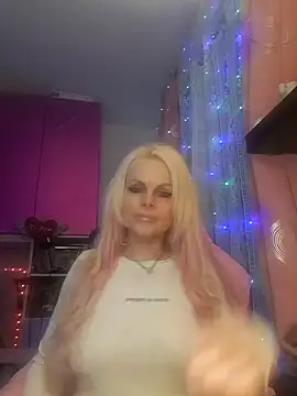 Snapshot of Angeldevilus chatting on December 12, 12:27 am Angeldevilus online show from December 12, 12:27 am