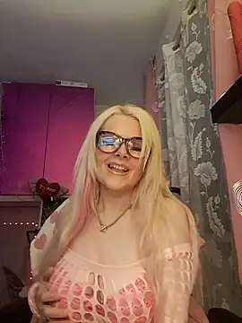 Snapshot of Angeldevilus chatting on January 17, 6:02 pm Angeldevilus online show from January 17, 6:02 pm