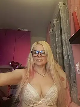 Snapshot of Angeldevilus chatting on January 29, 5:45 pm Angeldevilus online show from January 29, 5:45 pm