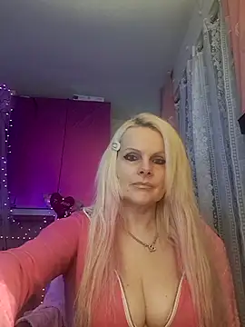 Snapshot of Angeldevilus chatting on February 8, 12:17 am Angeldevilus online show from February 8, 12:17 am