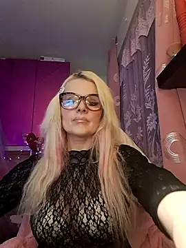 Snapshot of Angeldevilus chatting on February 28, 5:48 pm Angeldevilus online show from February 28, 5:48 pm