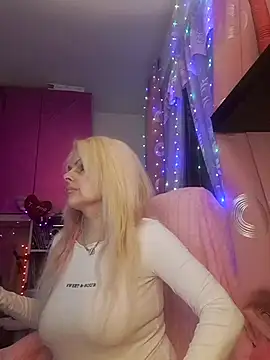 Snapshot of Angeldevilus chatting on March 12, 11:44 pm Angeldevilus online show from March 12, 11:44 pm