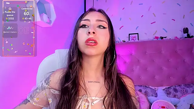 Snapshot of _cloe_martinez chatting on December 1, 9:37 pm cloe martinez online show from December 1, 9:37 pm