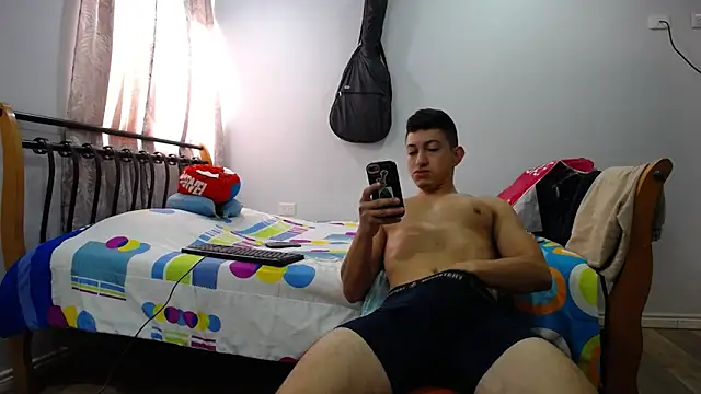 Snapshot of Iam_yourbabyprincess_XD chatting on January 7, 3:12 pm Iam yourbabyprincess XD online show from January 7, 3:12 pm