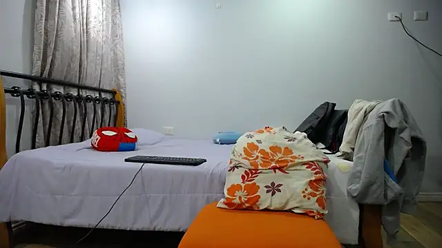 Snapshot of Iam_yourbabyprincess_XD chatting on February 10, 10:09 am Iam yourbabyprincess XD online show from February 10, 10:09 am