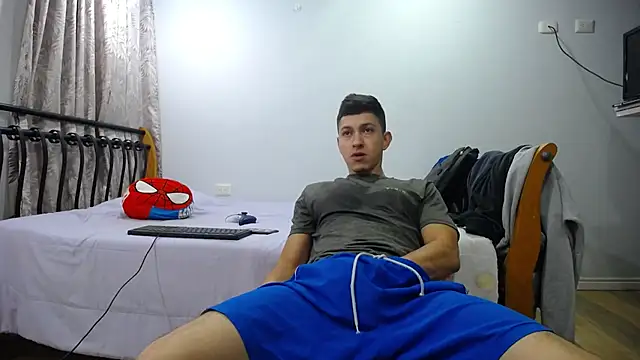 Snapshot of Iam_yourbabyprincess_XD chatting on February 14, 9:45 am Iam yourbabyprincess XD online show from February 14, 9:45 am