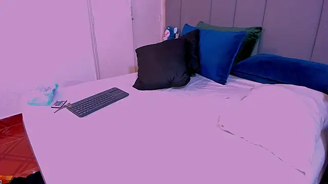 JulianaMiller online show from December 28, 3:58 am