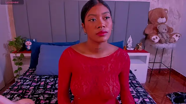 Snapshot of JulianaMiller chatting on February 12, 2:45 am JulianaMiller online show from February 12, 2:45 am