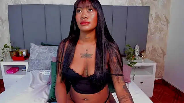 Snapshot of JulianaMiller chatting on September 25, 3:32 am JulianaMiller online show from September 25, 3:32 am