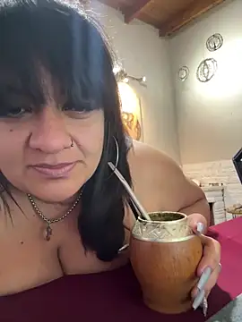 Snapshot of Sensualmente333 chatting on September 13, 11:21 am Sensualmente333 online show from September 13, 11:21 am