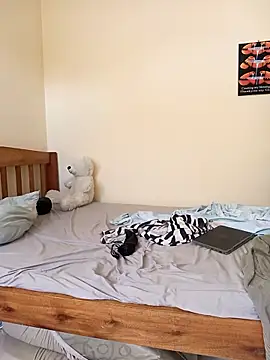 Horny wifey254 online show from December 15, 12:53 pm