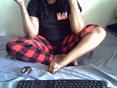 Crystal  Gee online show from July 6, 8:33 am