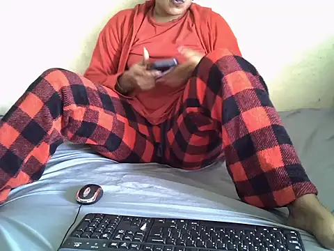 Crystal  Gee online show from July 18, 9:13 am