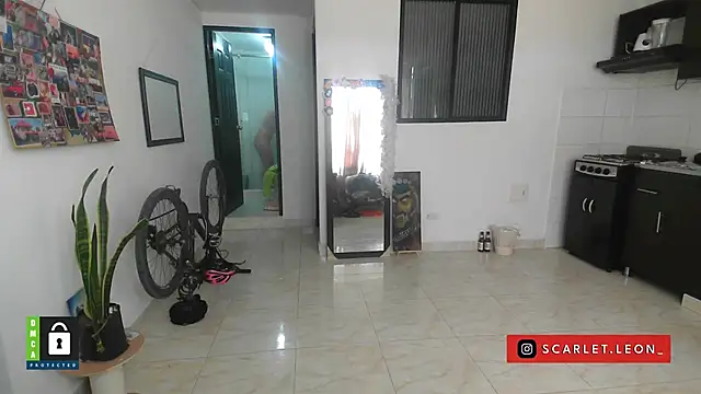 Scarletleon77 online show from September 16, 3:35 pm