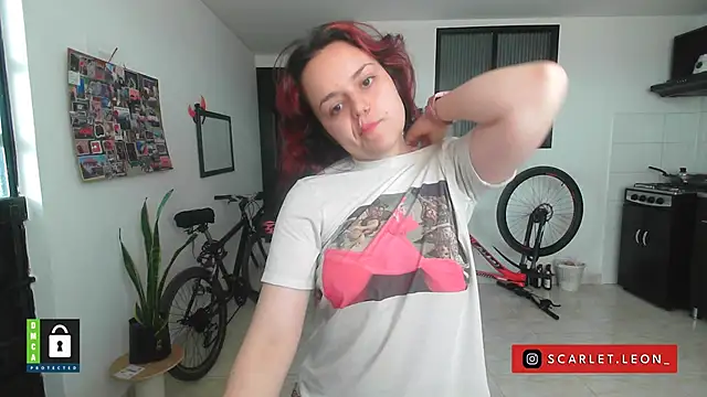 Scarletleon77 online show from September 29, 4:34 pm