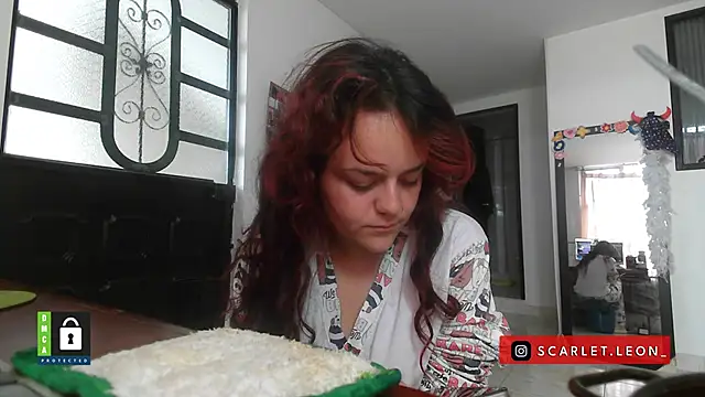 Scarletleon77 online show from October 29, 12:40 pm