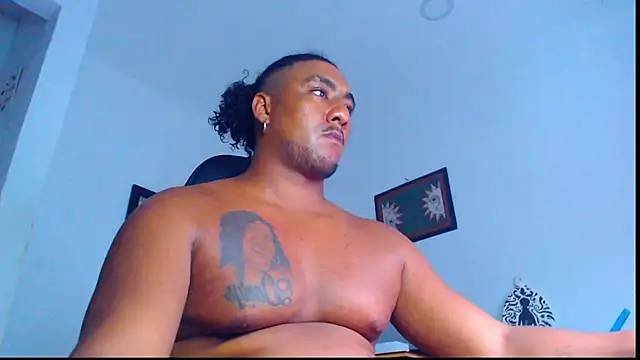 Snapshot of yosoy_enzo2020 chatting on April 17, 1:30 am yosoy enzo2020 online show from April 17, 1:30 am