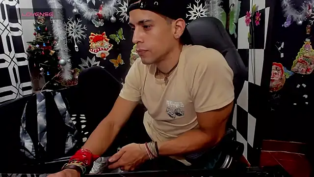 Brunocuttie94 online show from November 8, 6:40 pm