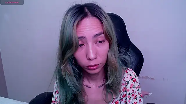 Erika Stevens online show from November 17, 4:35 pm