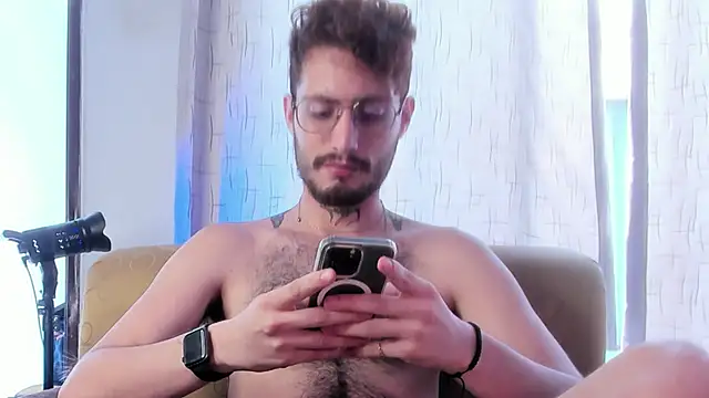 Snapshot of axel_giracr chatting on February 8, 6:55 pm axel giracr online show from February 8, 6:55 pm