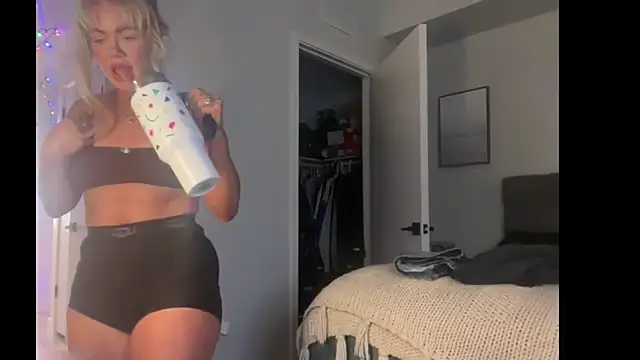 ElenaErickson online show from June 11, 4:21 am