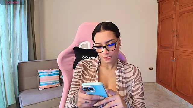 lili jade222 online show from November 8, 12:27 pm