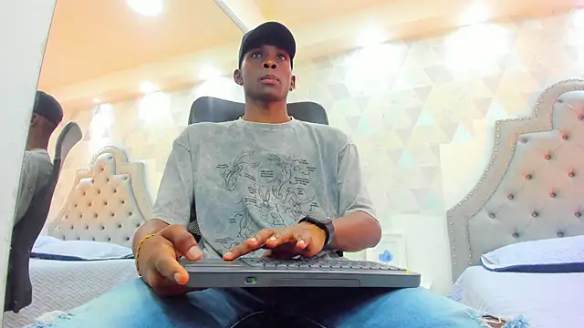 JacksonMuller  online show from December 12, 11:40 am