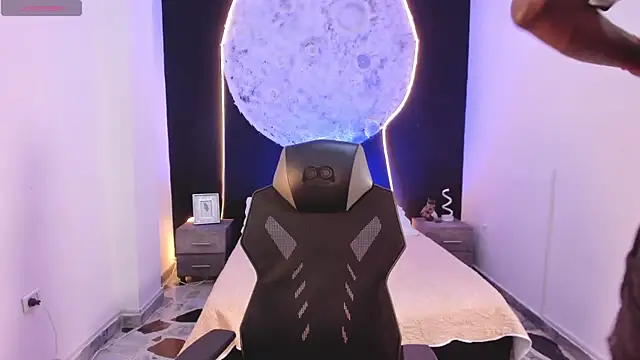 JacksonMuller  online show from November 10, 1:10 pm