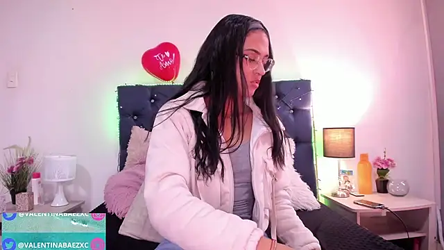 Snapshot of valentinabaez chatting on February 19, 7:27 pm valentinabaez online show from February 19, 7:27 pm