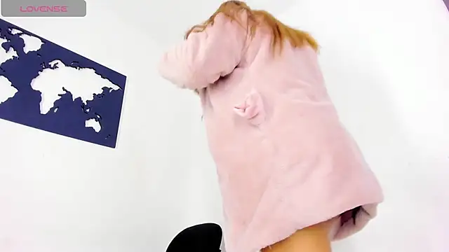 CurvyViolet online show from December 10, 11:54 am