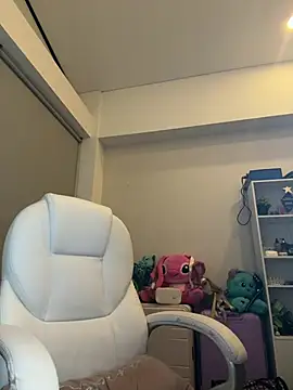 misslollipop04 online show from April 17, 4:15 am