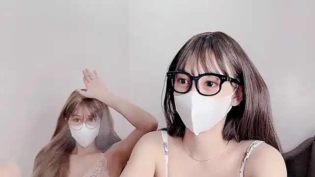 Mono-Stewardesss online show from December 7, 1:29 pm