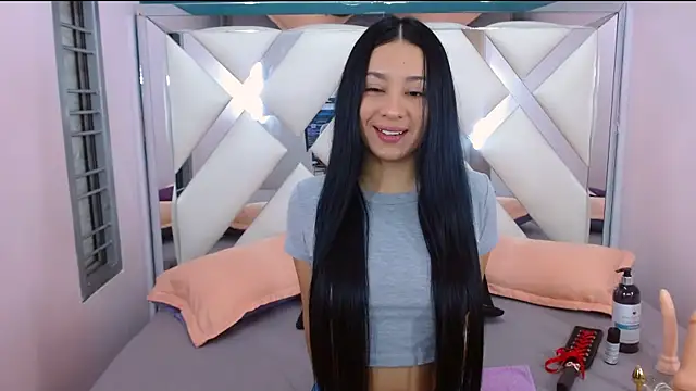 Lila Pinky online show from February 12, 1:59 pm