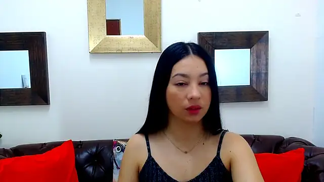 Lila Pinky online show from February 18, 2:06 pm