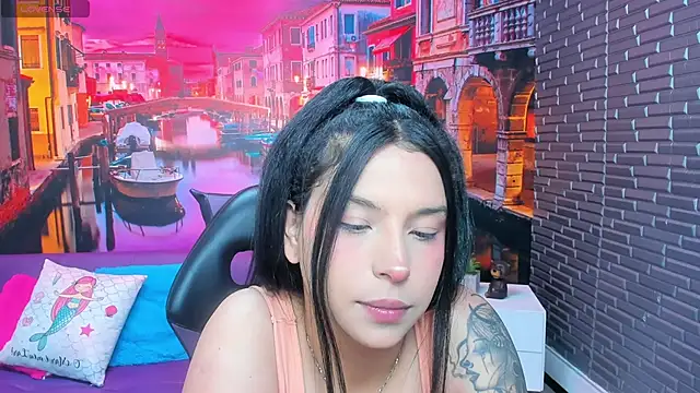 Snapshot of Small_naughty_ chatting on February 9, 2:10 pm Small naughty online show from February 9, 2:10 pm