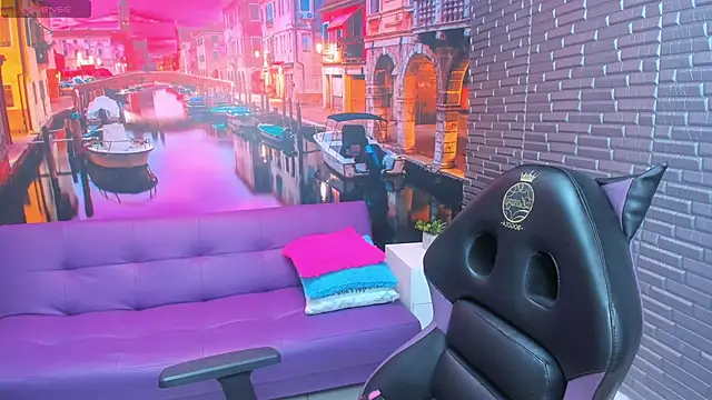 Snapshot of Small_naughty_ chatting on February 10, 1:37 pm Small naughty online show from February 10, 1:37 pm