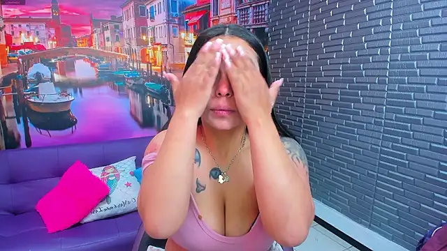 Snapshot of Small_naughty_ chatting on February 18, 1:51 pm Small naughty online show from February 18, 1:51 pm