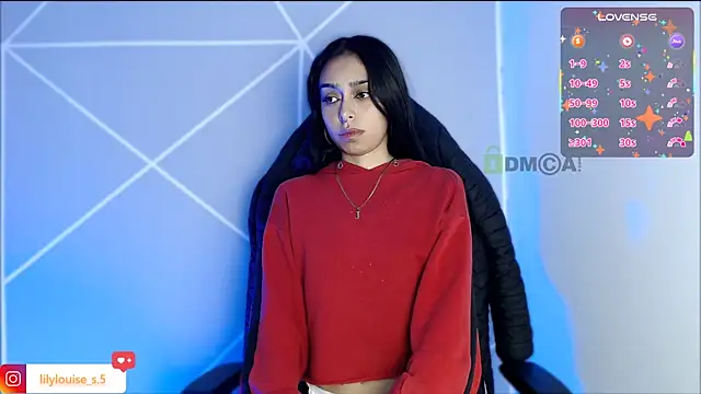 Snapshot of lilylouisee chatting on April 6, 11:27 pm lilylouisee online show from April 6, 11:27 pm