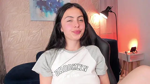 Snapshot of magic_fernanda chatting on December 22, 1:01 am magic fernanda online show from December 22, 1:01 am
