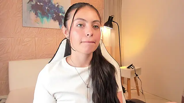 Snapshot of magic_fernanda chatting on January 27, 9:11 pm magic fernanda online show from January 27, 9:11 pm