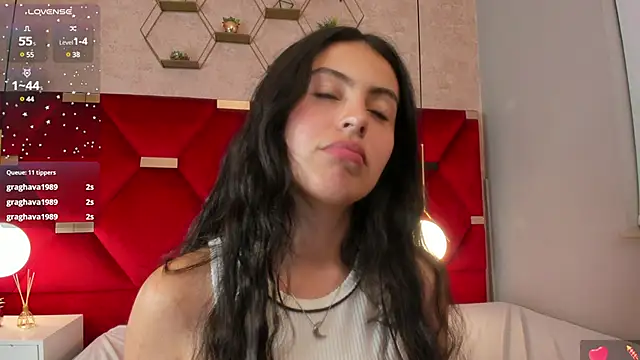 Snapshot of magic_fernanda chatting on February 19, 12:25 am magic fernanda online show from February 19, 12:25 am
