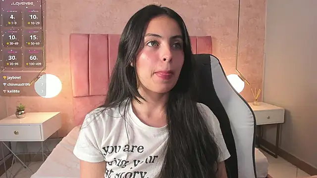 Snapshot of magic_fernanda chatting on February 26, 1:00 am magic fernanda online show from February 26, 1:00 am