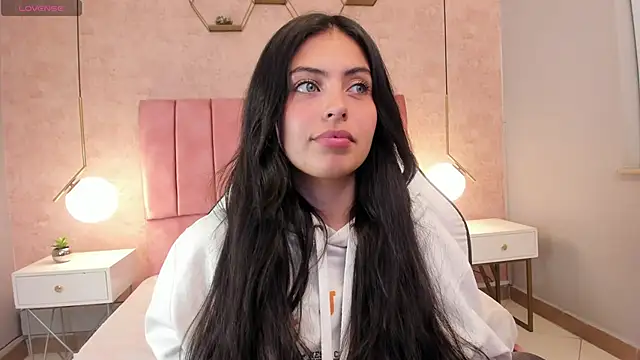 Snapshot of magic_fernanda chatting on March 4, 11:32 pm magic fernanda online show from March 4, 11:32 pm