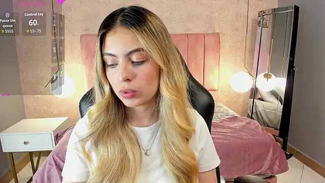 Snapshot of magic_fernanda chatting on October 18, 8:42 pm magic fernanda online show from October 18, 8:42 pm