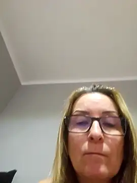 Snapshot of Steffi45 chatting on February 11, 7:13 am Steffi45 online show from February 11, 7:13 am